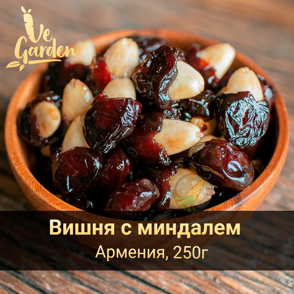 Вишня с миндалем фото